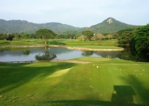 Khao Kheow Country Club