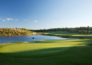 Monte Rei Golf & Country Club<span class='vzdalenost'>(110 km od hotelu)</span>
