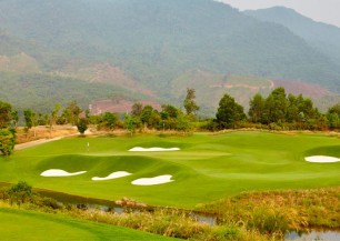 vietnam central golf tour *****